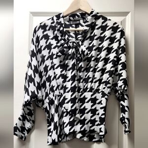 NY&C Houndstooth Batwing Top
